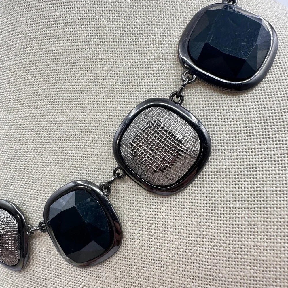 Vintage Gunmetal Tone Black Faceted Acrylic‎ Mesh Pillow Station Collar Necklace